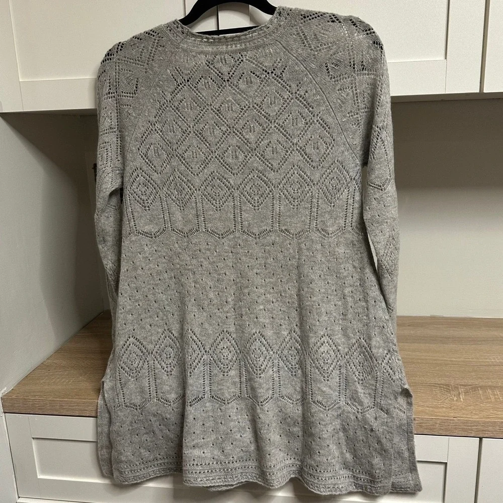 Claudia Nichole 100% Cashmere Lightweight Sweater Sz S Eyelet Tunic Quiet Luxury